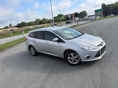 Gebraucht Ford Focus Trend 95 PS (69 kW) 2012 Silber Limousine