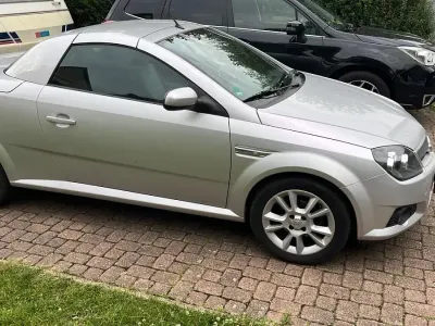 Gebraucht Opel Tigra 125 PS (91 kW) 2006 Silber Cabrio