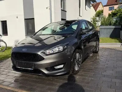 Gebraucht Ford Focus ST-Line 125 PS (91 kW) 2017 Grau Limousine