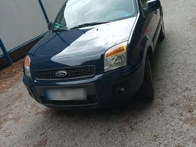 Gebraucht Ford Fusion Ambiente 80 PS (58 kW) 2010 Blau Kleinwagen