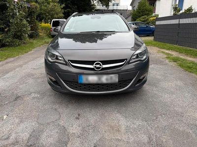 Gebraucht Opel Astra Innovation 179 PS (131 kW) 2013 Grau Kombi