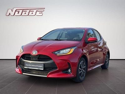 Gebraucht Toyota Yaris Hybrid Team 116 PS (85 kW) 2022 Karminarot metallic Kleinwagen