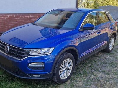 Second-hand VW T-Roc 116 CP (85 kW) 2018 Albastru SUV