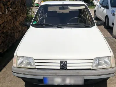 Brugt Peugeot 205 60 HK (44 kW) 1992 Hvid Hatchback