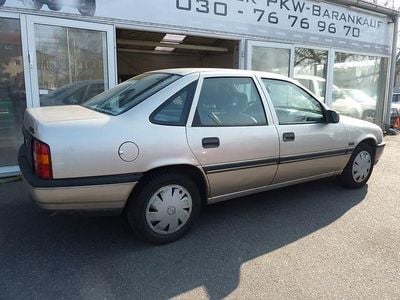 Gebraucht Opel Vectra 116 PS (85 kW) 1990 Silber metallic Limousine