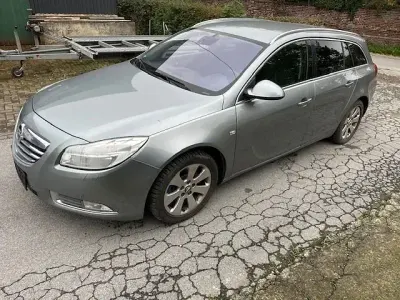 Gebraucht Opel Insignia Edition 160 PS (117 kW) 2012 Silber Kombi
