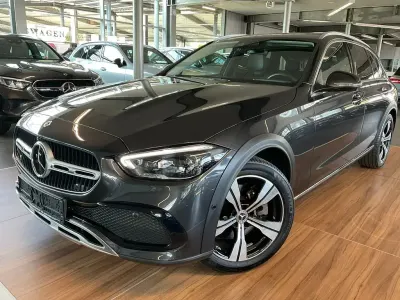 Gebraucht Mercedes 220 Avantgarde 197 PS (144 kW) 2024 Grau Limousine