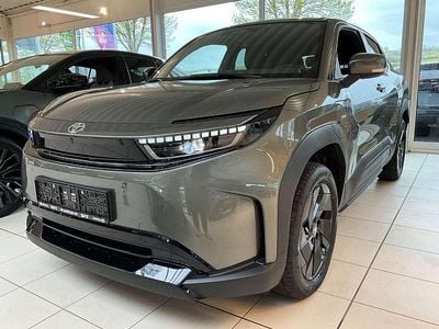 Nuova Toyota Urban Cruiser 127 kW (174 CV) 2026 Verde SUV