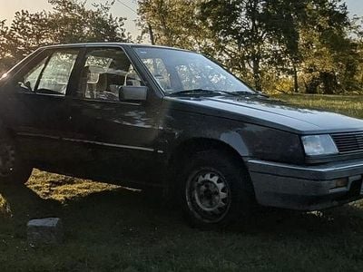 Usata Mitsubishi Lancer 75 CV (55 kW) 1987 Grigio Berlina