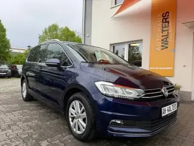 Gebraucht VW Touran Highline 150 PS (110 kW) 2020 Atlantic blue Van / Kleinbus