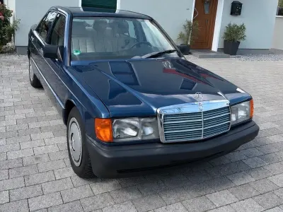 Gebraucht Mercedes 190 122 PS (89 kW) 1988 Blau Limousine