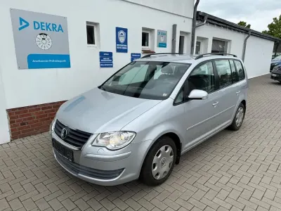 Gebraucht VW Touran Trendline 140 PS (102 kW) 2009 Silber Van / Kleinbus