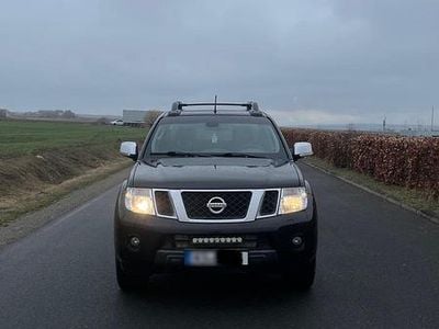 Second-hand Nissan Navara 230 CP (169 kW) 2011 Pickup