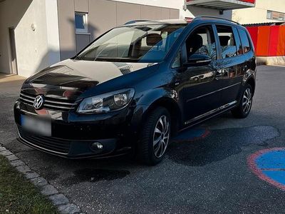 Gebraucht VW Touran 140 PS (102 kW) 2013 Schwarz Van / Kleinbus