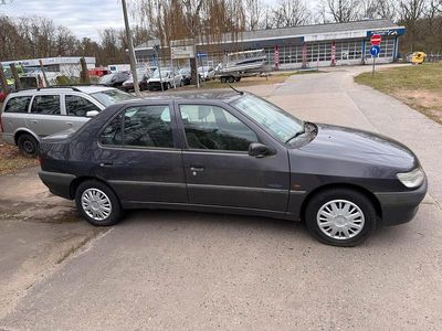 Gebraucht Peugeot 306 65 PS (47 kW) 1999 Schwarz Limousine