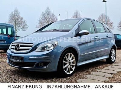 Blau Gebraucht 2007 Mercedes E200 Limousine | 4.290 € (Etwas zu teuer)