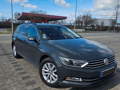 Gebraucht VW Passat Comfortline 150 PS (110 kW) 2017 Grau Kombi