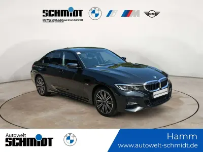 Gebraucht BMW 320e M Sport 204 PS (150 kW) 2022 Saphirschwarz metallic Limousine