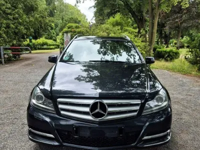 Gebraucht Mercedes C220 Avantgarde 170 PS (125 kW) 2012 Schwarz Kombi