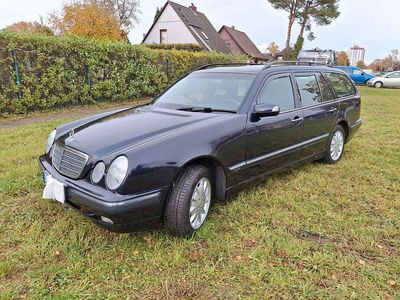 Blau Gebraucht 2002 Mercedes E240 Elegance Kombi | 7.499 € (Teuer)
