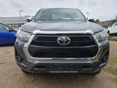 Marlingrau metallic Neu 2025 Toyota HiLux Comfort Abholung | 54.990 € (Fairer Preis)