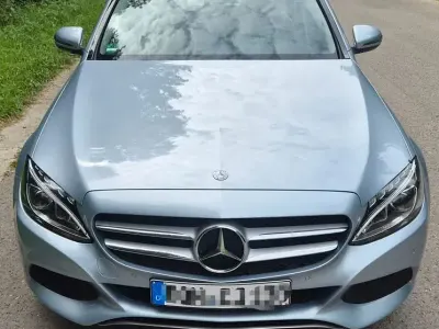 Gebraucht Mercedes C180 Exclusive 156 PS (114 kW) 2015 Blau Limousine
