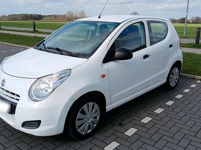 Gebraucht Suzuki Alto Club 68 PS (50 kW) 2013 Weiß Kleinwagen
