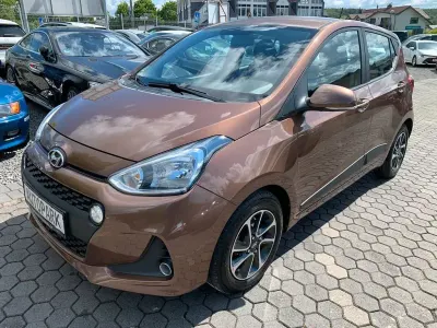 Gebraucht Hyundai i10 Style 87 PS (63 kW) 2018 Braun Kleinwagen