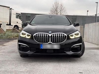 Gebraucht BMW 118 Luxury Line 140 PS (102 kW) 2019 Schwarz Kleinwagen