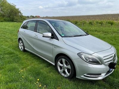 Mercedes B200