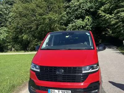 Gebraucht VW Multivan Generation Six 204 PS (150 kW) 2022 Rot Van / Kleinbus
