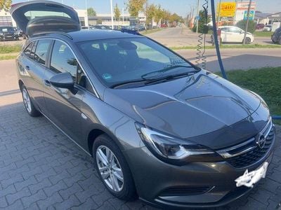 Grau Gebraucht 2019 Opel Astra S Kombi | 8.290 € (Guter Preis)