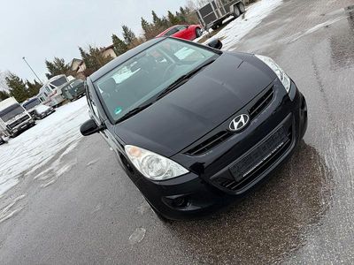 Schwarz Gebraucht 2011 Hyundai i20 Kleinwagen | 2.950 € (Fairer Preis)