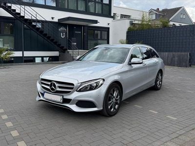 Gebraucht Mercedes C220 Avantgarde 170 PS (125 kW) 2015 Grau Limousine
