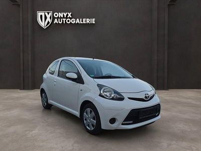 Gebraucht Toyota Aygo Cool 68 PS (50 kW) 2012 Weiß Kleinwagen
