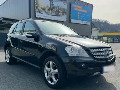 Gebraucht Mercedes ML280 190 PS (139 kW) 2008 Schwarz SUV