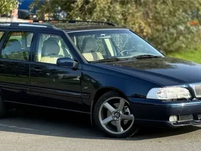 Usata Volvo V70 250 CV (183 kW) 1998 Blu Station wagon