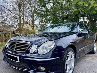 Gebraucht Mercedes E500 Avantgarde 306 PS (225 kW) 2005 Blau Limousine