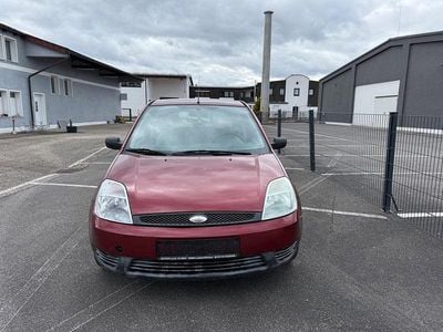 Gebraucht Ford Fiesta Ambiente 60 PS (44 kW) 2003 Rot Kleinwagen