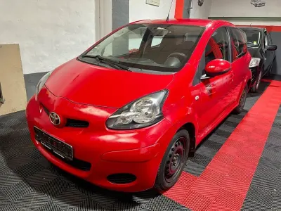 Używany Toyota Aygo City 68 KM (50 kW) 2009 Czerwony Hatchback