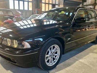 Schwarz Gebraucht 2002 BMW 520 Exclusive Kombi | 5.888 € (Teuer)