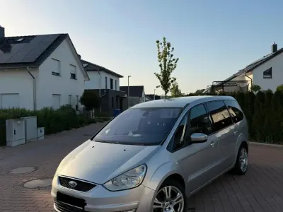 Gebraucht Ford Galaxy 140 PS (102 kW) 2007 Silber Van / Kleinbus