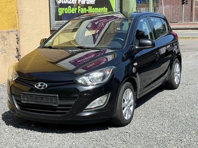 Gebraucht Hyundai i20 Classic 86 PS (63 kW) 2014 Schwarz Kleinwagen