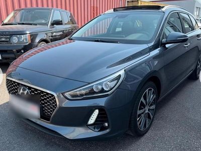 Gebraucht Hyundai i30 Premium 136 PS (100 kW) 2017 Grau Kombi