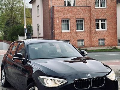 gebraucht BMW 118 i Benzin Sport line LED , TÜV bis 12-24 , Navi, Klima,