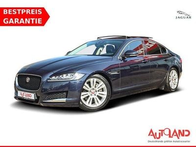 Gebraucht Jaguar XF Portfolio 179 PS (131 kW) 2017 Blau Limousine