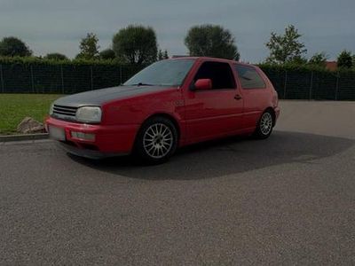 Usata VW Golf III 70 CV (51 kW) 1997 Rosso Utilitaria