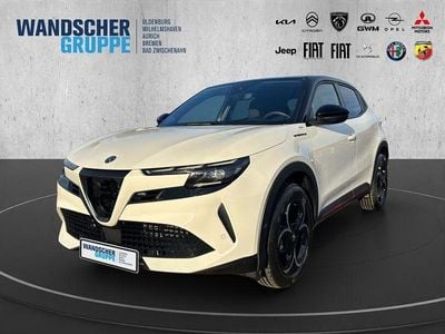 Weißschwarz Gebraucht 2024 Alfa Romeo Junior Edizione Speciale SUV | 27.690 €