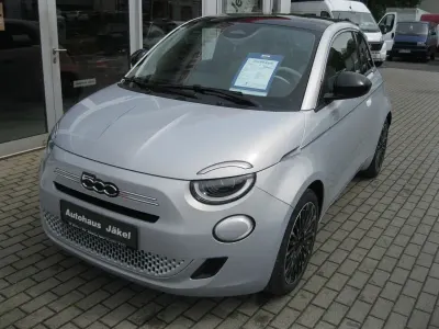 Nowe Fiat 500 La Prima 65 KM (47 kW) 2026 Niebieski