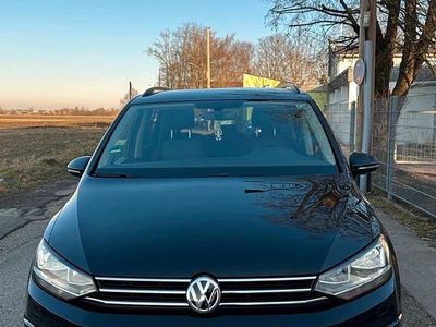 Gebraucht VW Touran 150 PS (110 kW) 2016 Schwarz Van / Kleinbus